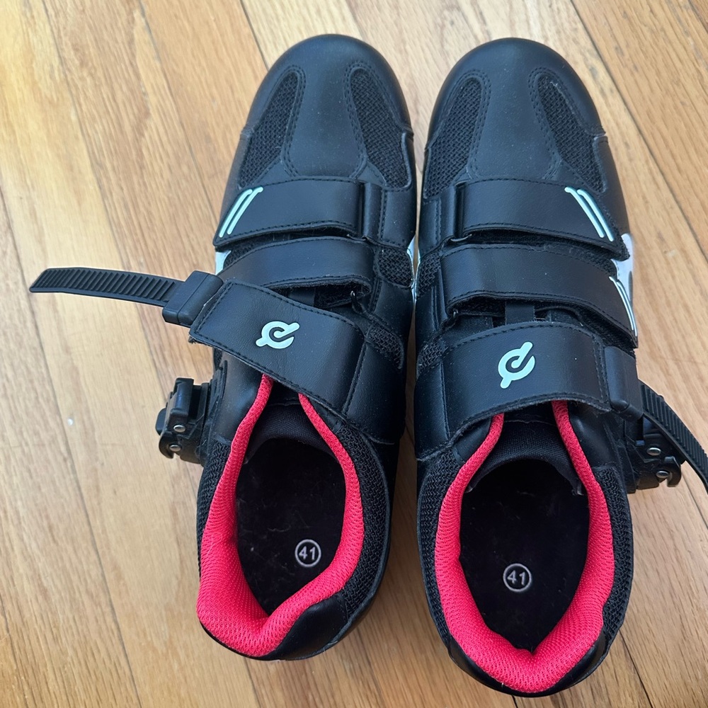 Peloton Black Cycling Shoes with Red Trim size 41 - very gently used